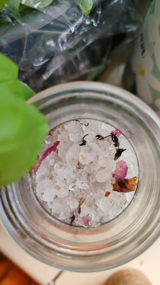 Badesaltz /scrub /Sea Salt with Natural Essences and Roses