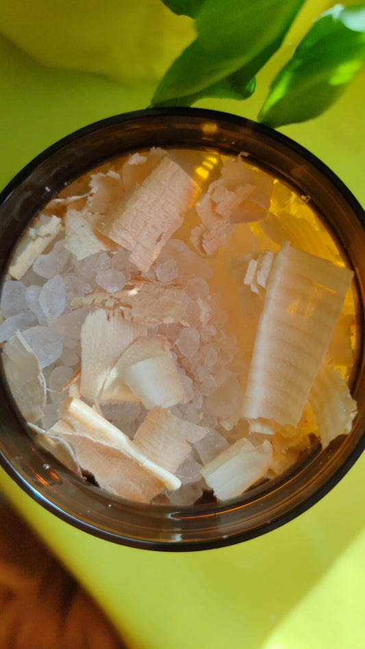 Bath salt with minerals, organic mint and coconut flakes