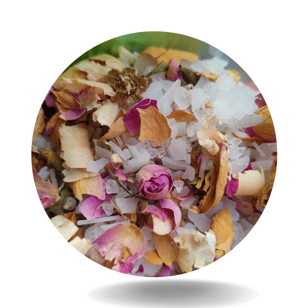 Magnesium bath salt based on roses and fir shards