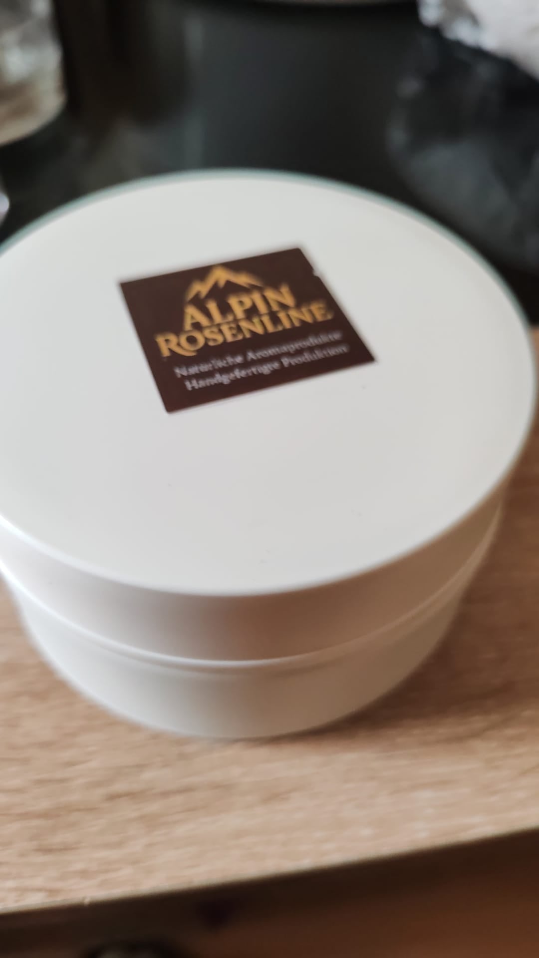 Body creme mit Rosenessenz 200 g