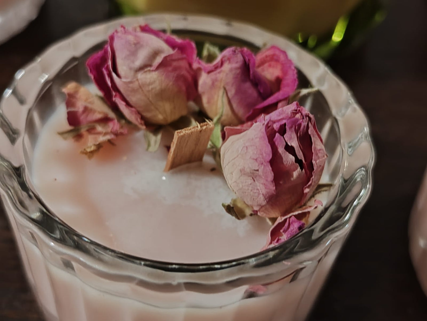 Handgemachte Kerzen mit Rosenessenz